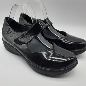 Dansko Black Patent Leather Mary Jane Style Sz 42